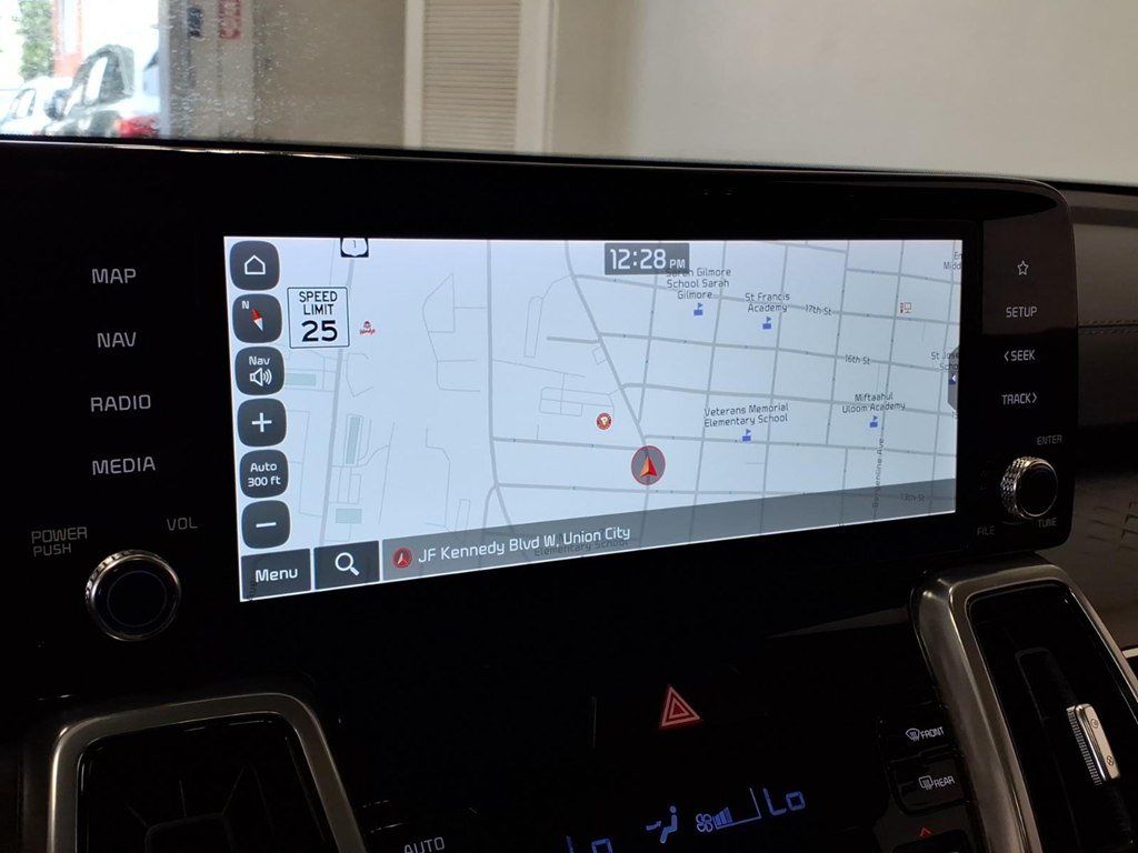 Used 2023 Kia Sorento SX AWD/4WD image 13