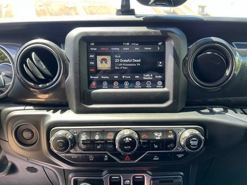 Used 2023 Jeep Wrangler Unlimited Sport AWD/4WD image 22