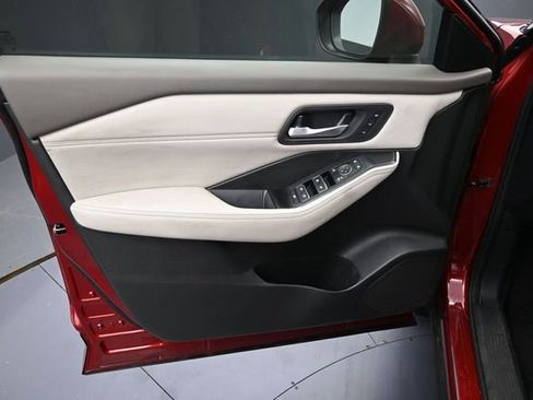 Used 2023 Nissan Rogue SL AWD/4WD image 17