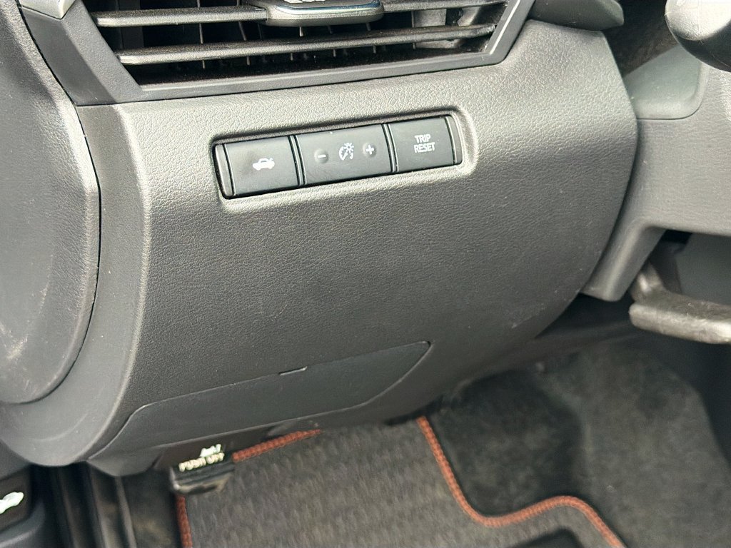 Used 2025 Nissan Altima 2.5 SR FWD image 10