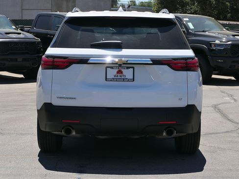 Used 2023 Chevrolet Traverse LT FWD image 6