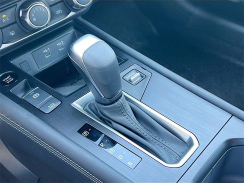 New 2025 Nissan Kicks SV image 16