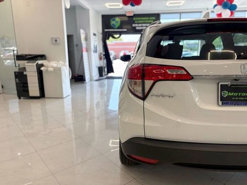 Used 2022 Honda HR-V EX image 13