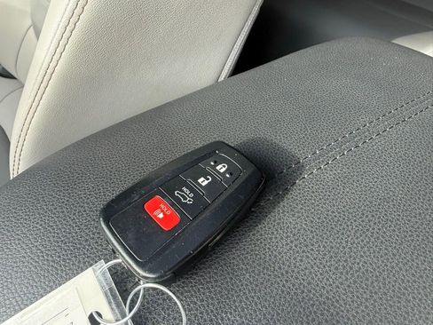 Used 2024 Toyota RAV4 XLE Premium image 28