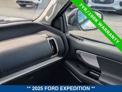 Certified 2025 Ford Expedition Active image 21
