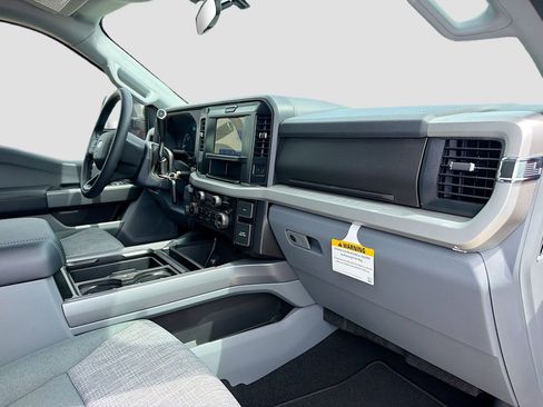 New 2026 Ford F250 XLT w/ FX4 Off-Road Package AWD/4WD image 35
