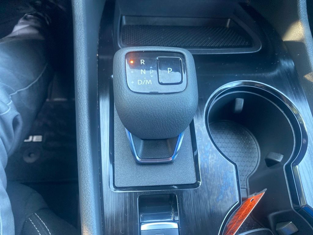 Used 2023 Nissan Rogue S AWD/4WD image 22