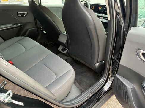 Used 2025 Kia K4 LXS image 39