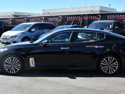 Used 2019 Kia Stinger RWD image 4