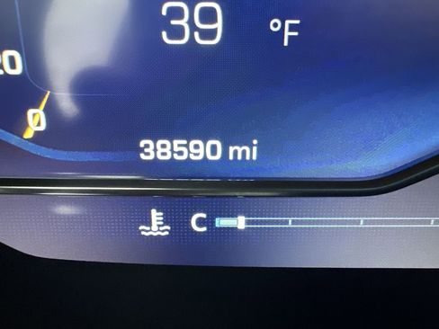 Used 2024 Chevrolet Suburban High Country w/ Max Trailering Package image 9