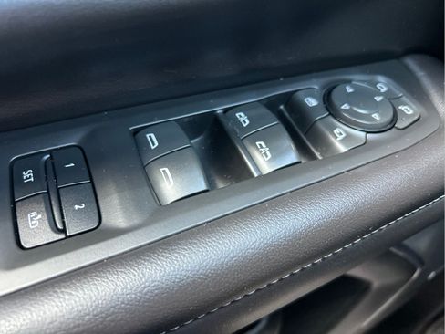 Used 2021 Chevrolet Tahoe LT w/ LT Signature Package RWD image 24