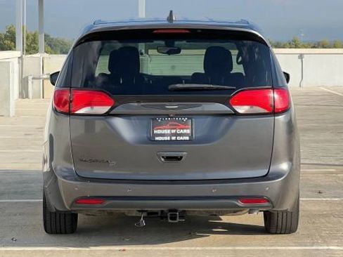 Used 2018 Chrysler Pacifica Touring Plus w/ S Appearance Package image 8