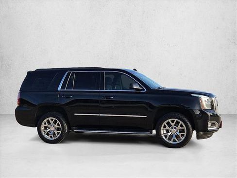 Used 2017 GMC Yukon SLT w/ Open Road Package AWD/4WD image 10
