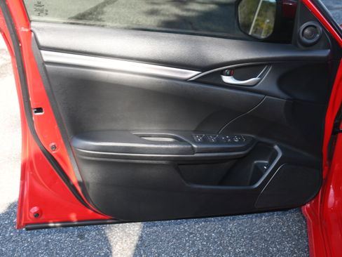 Used 2019 Honda Civic Sport image 9