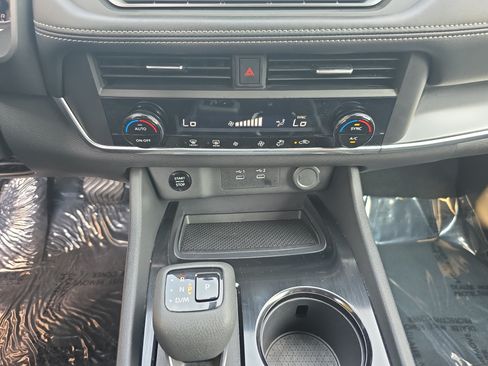 Certified 2024 Nissan Rogue SV AWD/4WD image 24