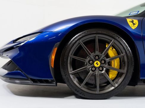 Used 2022 Ferrari SF90 Spider image 13