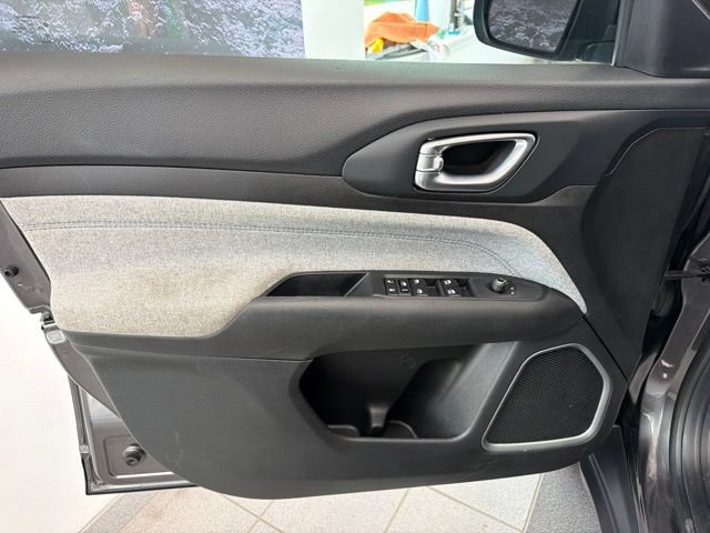 Used 2024 Jeep Compass Latitude AWD/4WD image 15