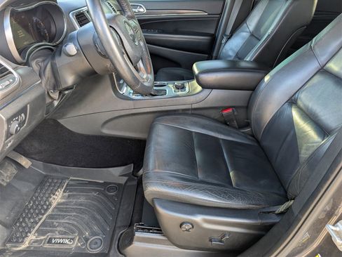 Used 2018 Jeep Grand Cherokee Limited image 15
