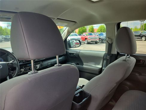 Used 2023 Toyota Tacoma SR AWD/4WD image 13