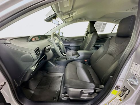 Used 2022 Toyota Prius LE image 13