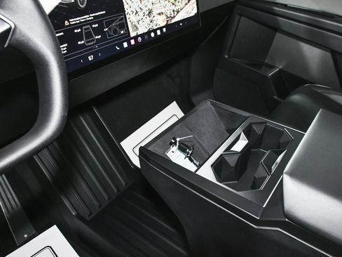 Used 2025 Tesla Cybertruck AWD Crew Cab image 45