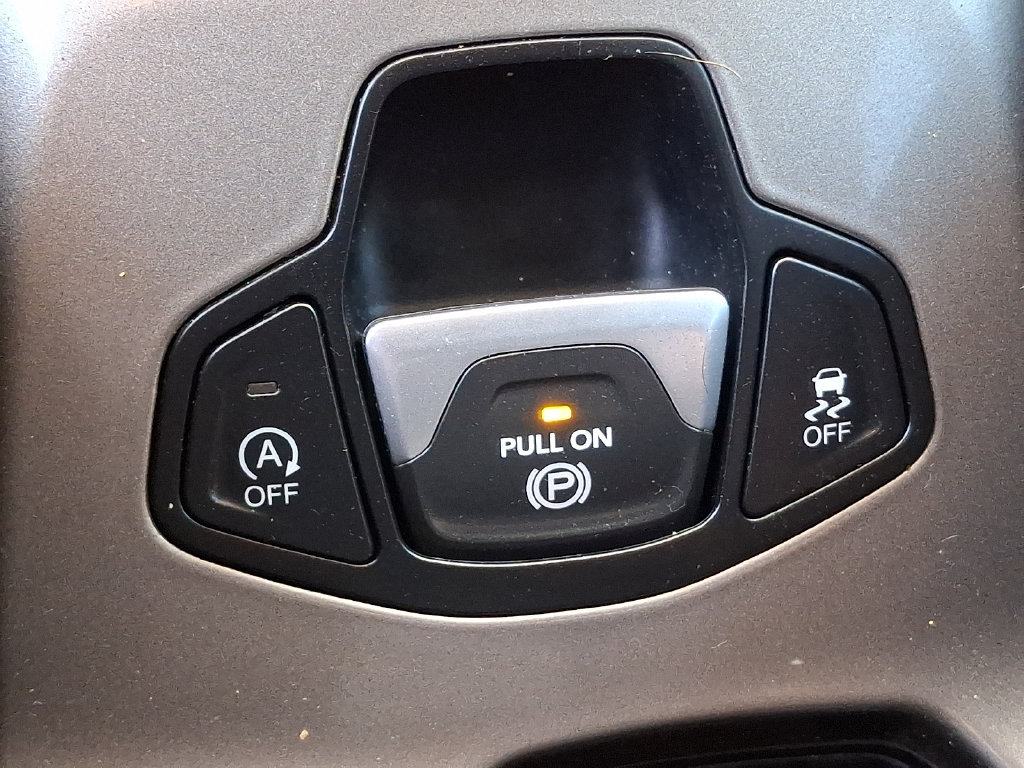 Used 2022 Jeep Renegade Latitude AWD/4WD image 27