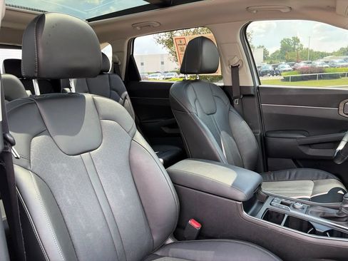 Used 2022 Kia Sorento EX w/ Panoramic Sunroof Package FWD image 30