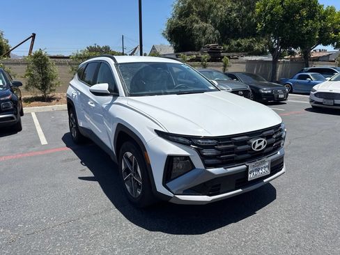 Certified 2025 Hyundai Tucson SEL AWD/4WD image 4