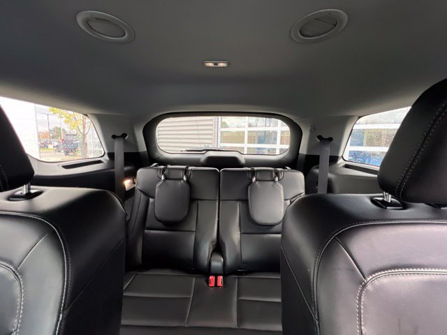 Used 2023 Ford Explorer XLT w/ Equipment Group 202A AWD/4WD image 19