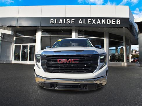 New 2026 GMC Sierra 1500 Pro w/ Pro Value Package image 8