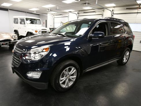 Used 2017 Chevrolet Equinox LT w/ Convenience Package image 3