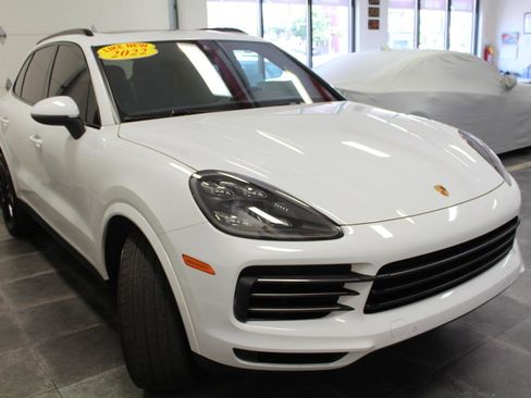 Used 2022 Porsche Cayenne Platinum Edition AWD/4WD image 3