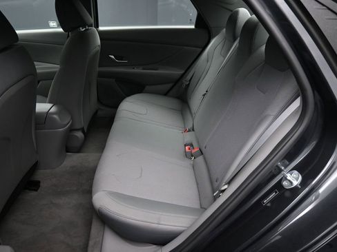 Certified 2021 Hyundai Elantra SE FWD image 20