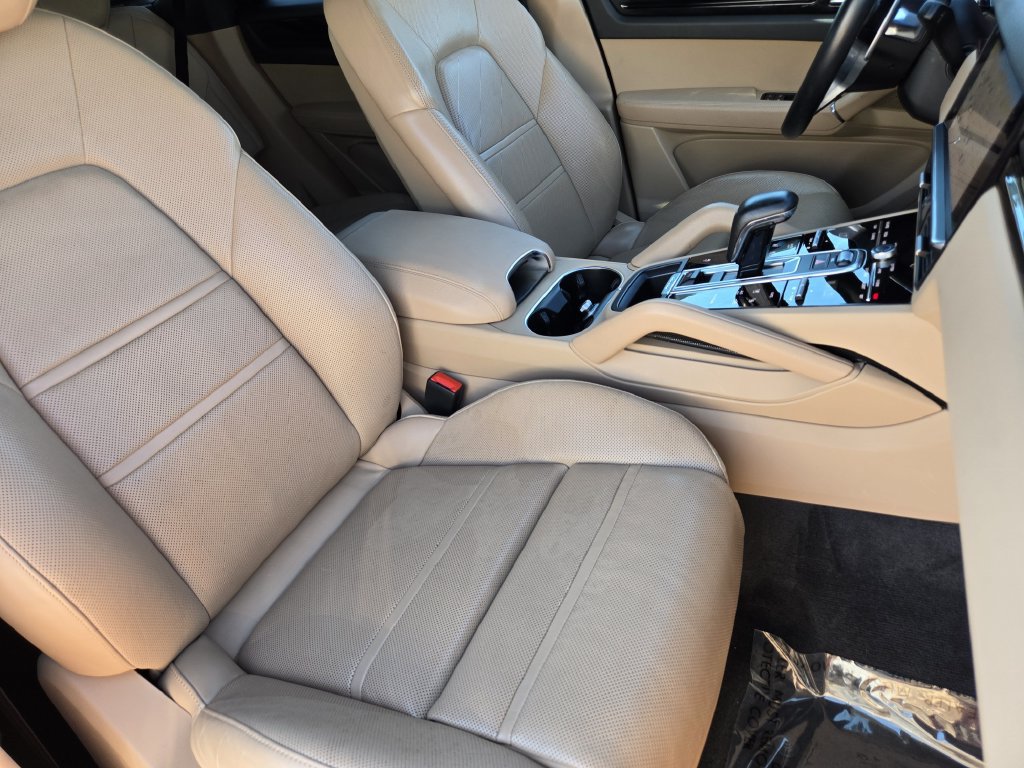 Used 2022 Porsche Cayenne AWD/4WD image 15
