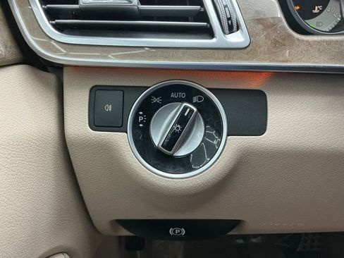 Used 2015 Mercedes-Benz E 350 4MATIC Sedan w/ Premium 1 Package image 41