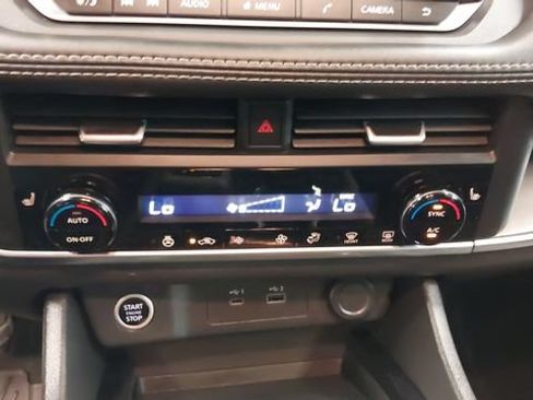 Used 2023 Nissan Rogue SV w/ SV Premium B Package AWD/4WD image 28