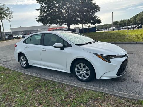 Used 2025 Toyota Corolla LE w/ Convenience Package FWD image 8
