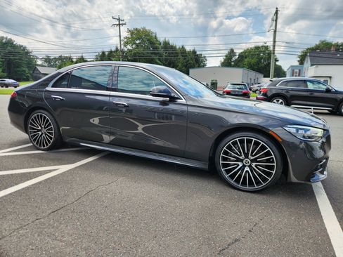 Used 2021 Mercedes-Benz S 580 4MATIC Sedan w/ AMG Line image 5