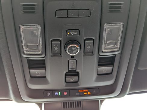 Used 2023 GMC Yukon XL Denali Ultimate w/ LPO, Floor Liner Package AWD/4WD image 33