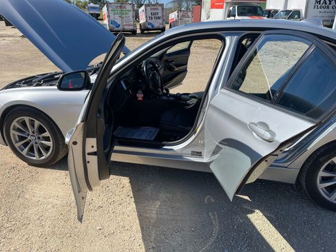 Used 2016 BMW 320i xDrive 320i xDrive Sedan 4D image 9