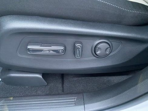 Certified 2025 Honda CR-V EX image 24