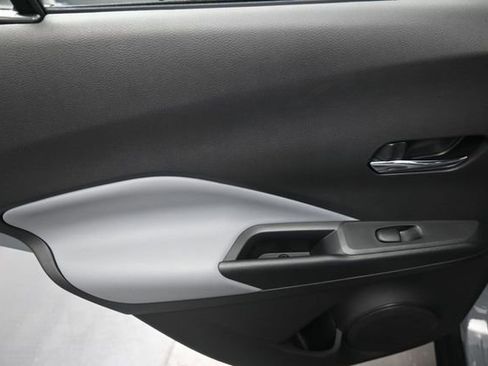Used 2023 Nissan Kicks SR w/ SR Premium Package FWD image 19