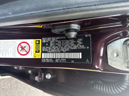 Used 2013 Toyota Highlander Limited AWD/4WD image 36