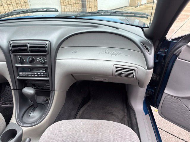Used 1999 Ford Mustang Convertible RWD image 23