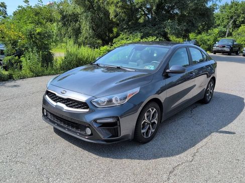 Used 2021 Kia Forte LXS FWD image 3