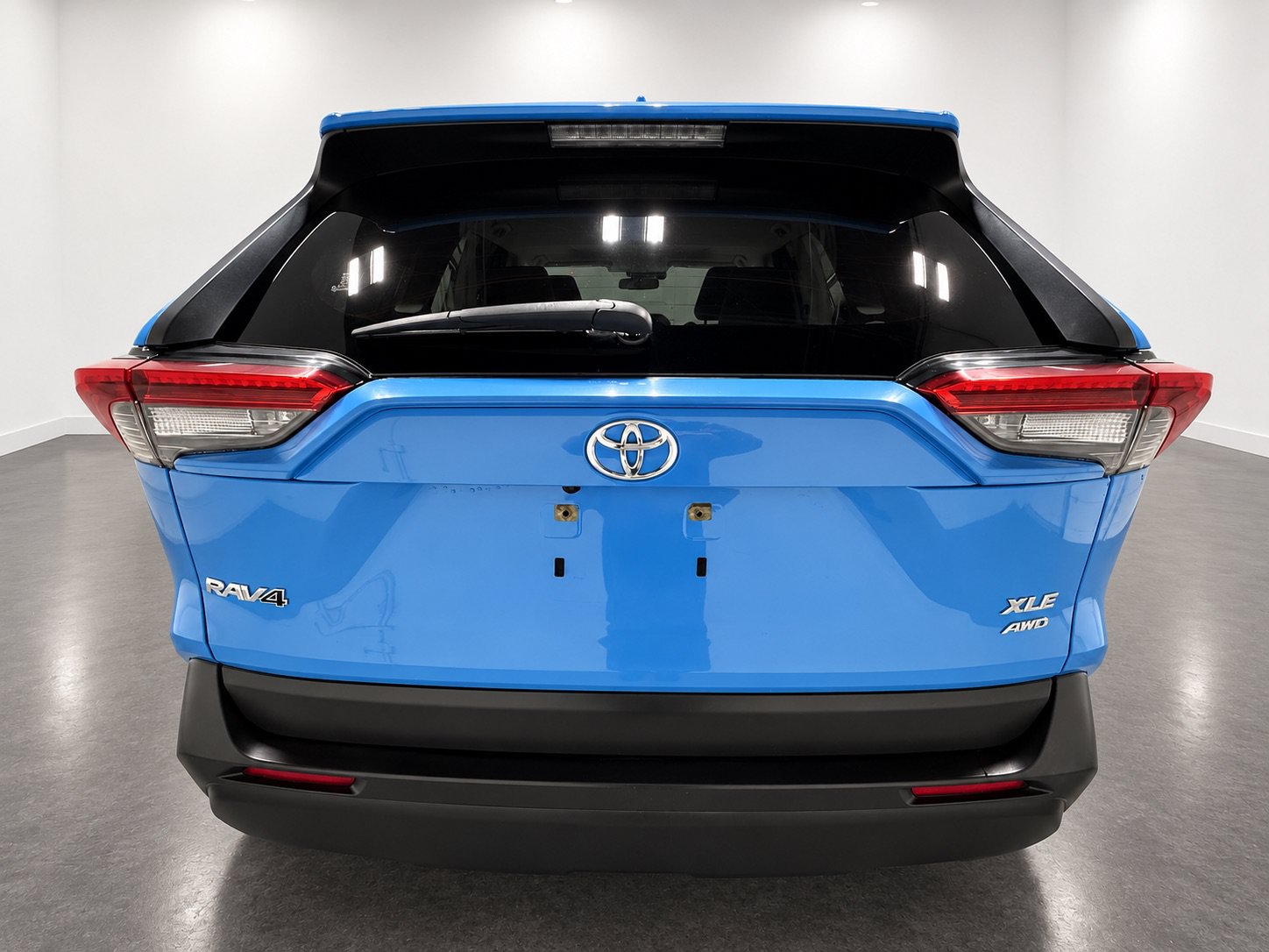 Used 2020 Toyota RAV4 XLE Premium AWD/4WD image 11
