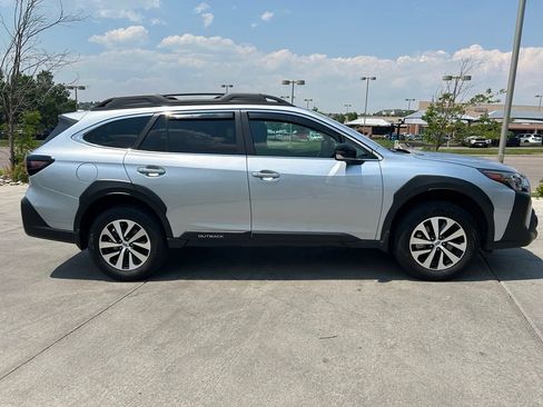Used 2024 Subaru Outback Premium AWD/4WD image 24