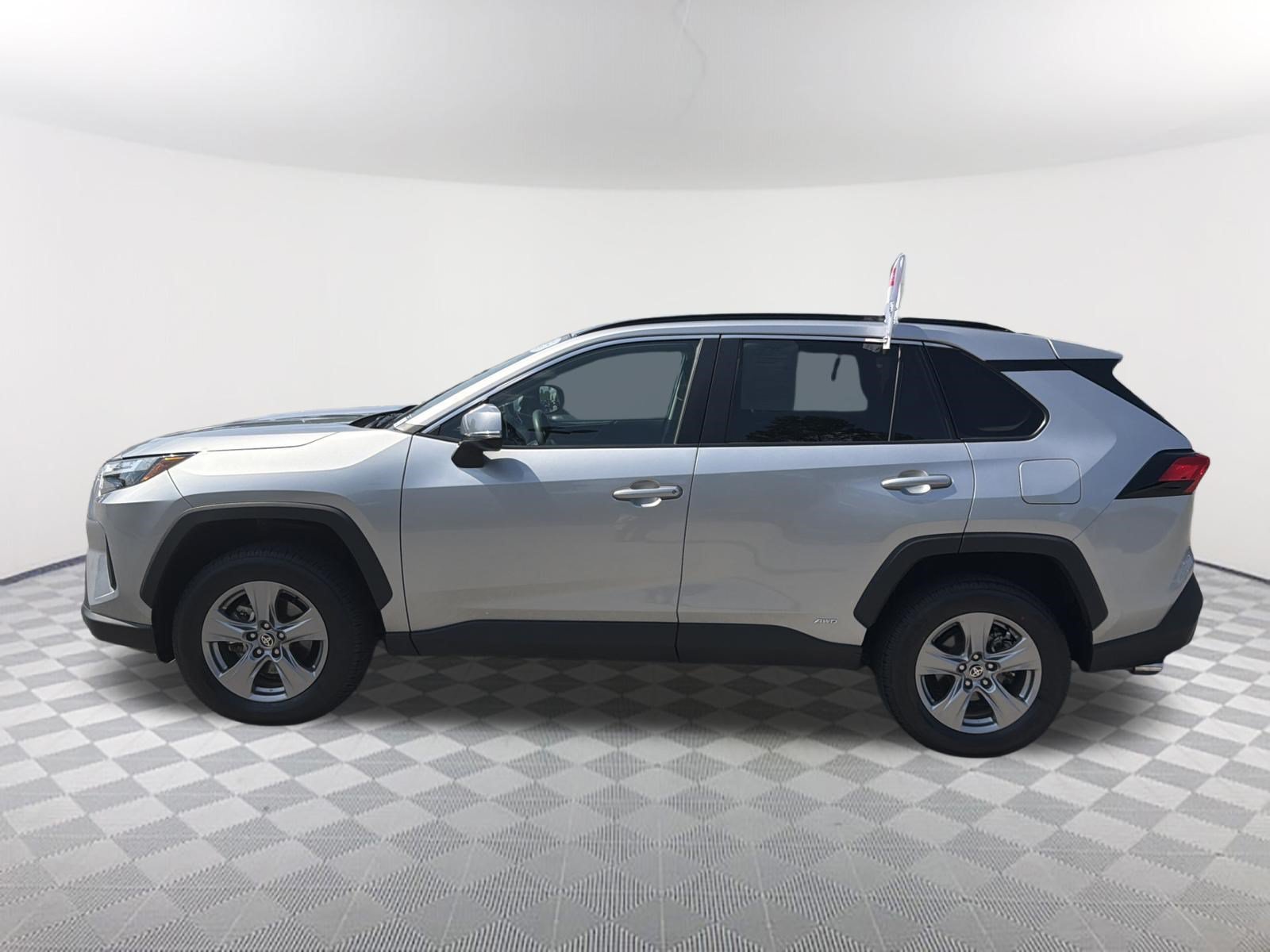 Certified 2025 Toyota RAV4 LE AWD/4WD image 14