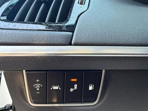 Used 2018 Kia Stinger RWD image 30