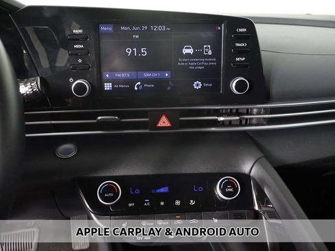 Used 2022 Hyundai Elantra SEL w/ Convenience Package FWD image 7
